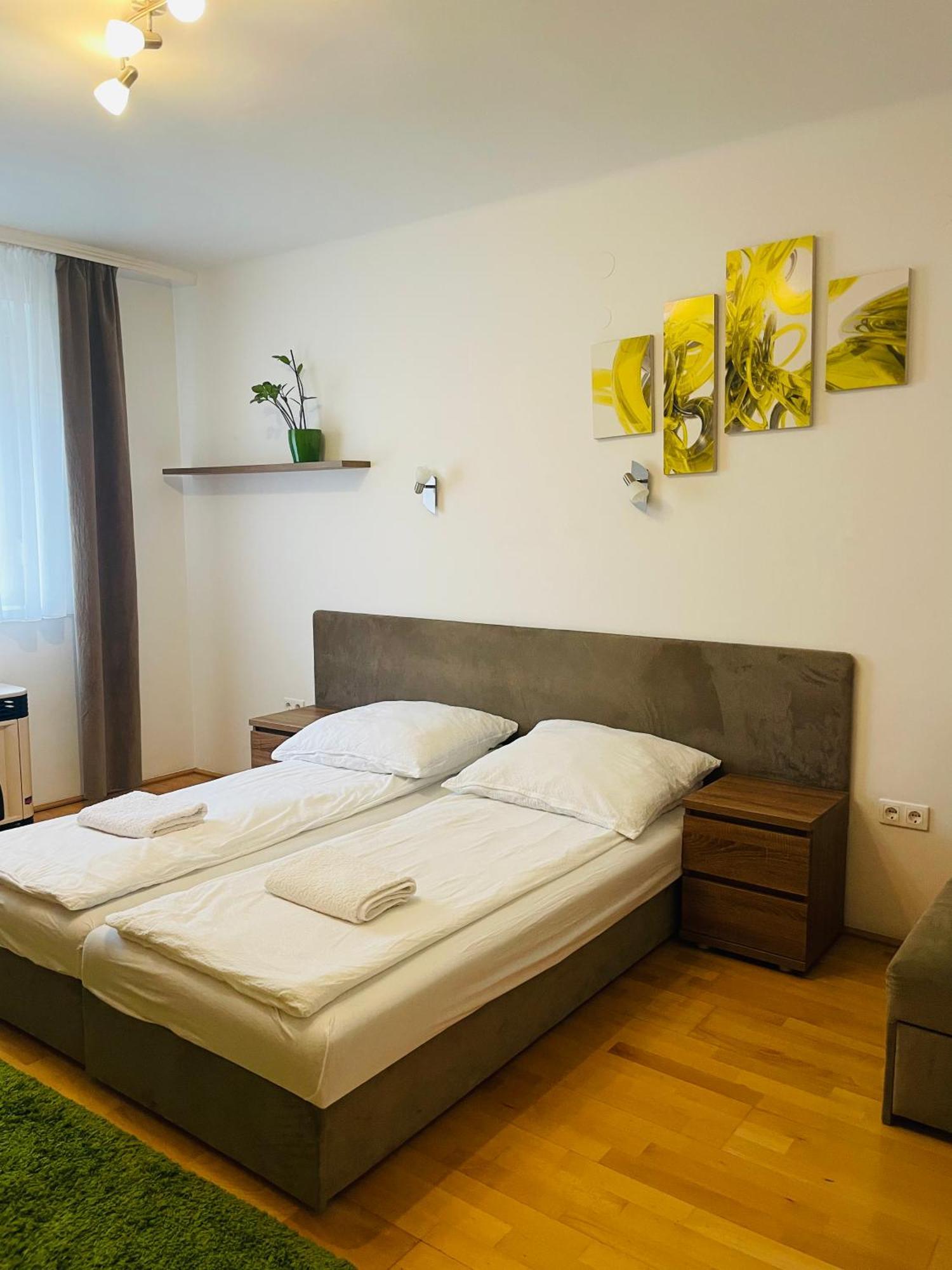 Weninger Studio Apartman Kiskunhalas Buitenkant foto