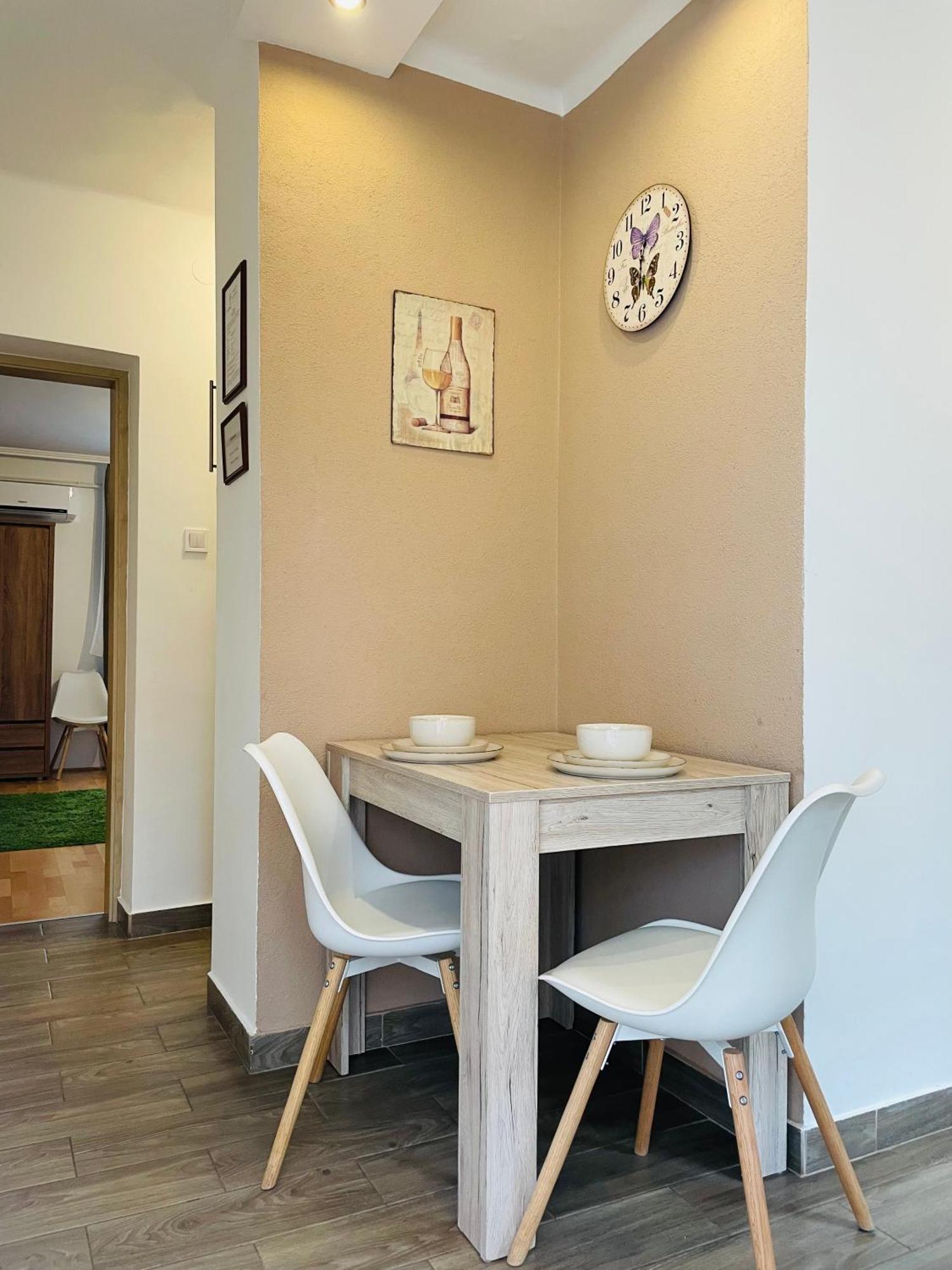 Weninger Studio Apartman Kiskunhalas Buitenkant foto