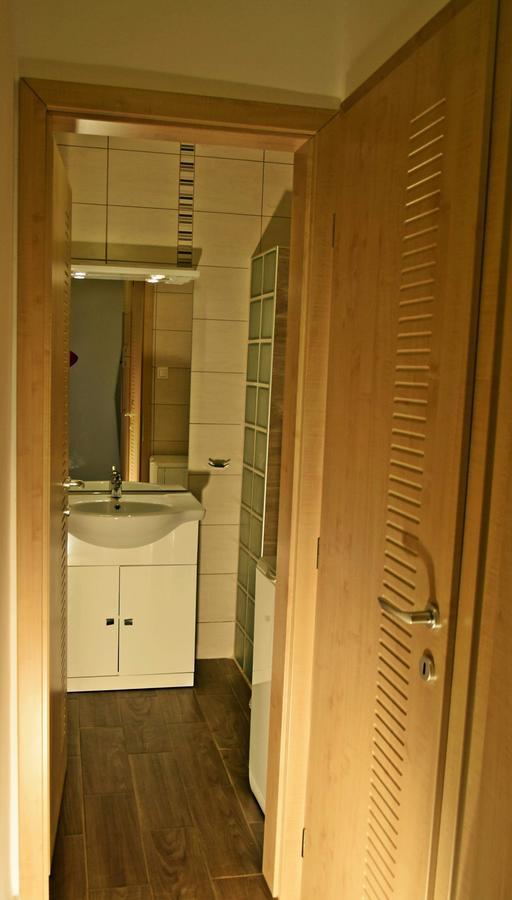 Weninger Studio Apartman Kiskunhalas Buitenkant foto