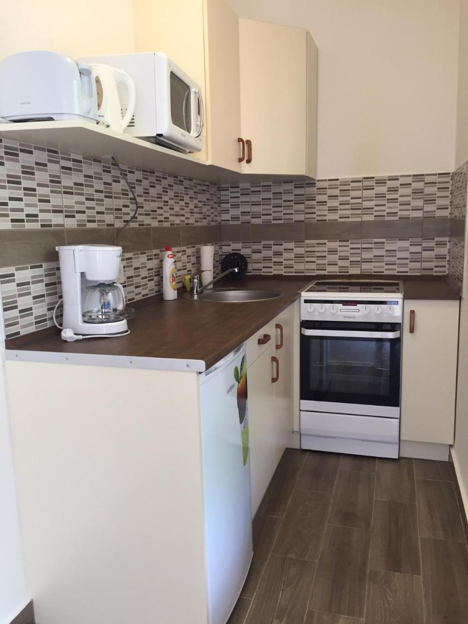 Weninger Studio Apartman Kiskunhalas Buitenkant foto